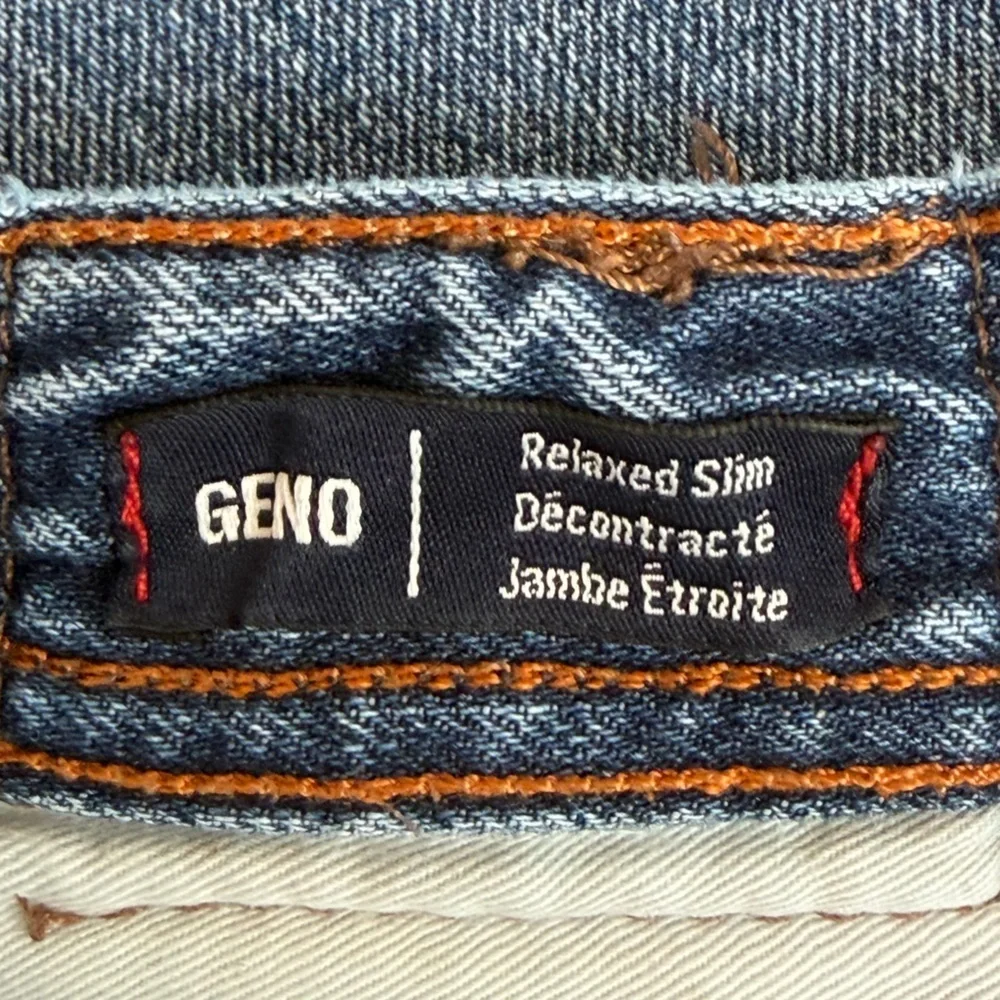 True Religion Men's Geno Slim Relaxed Distressed Jeans Size 32